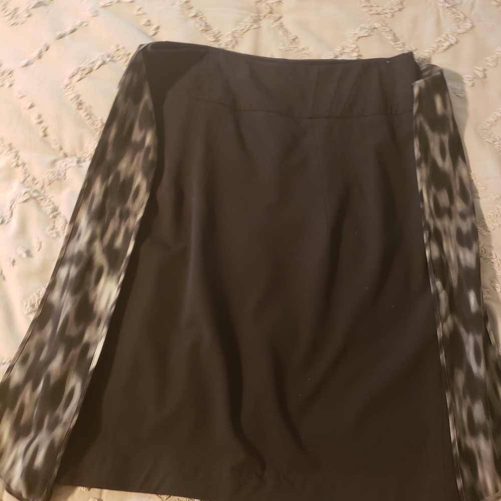 Attached tie skirt